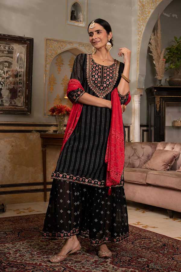 Timeless Beauty: Georgette Kurta with Zari Embroidery and Stylish Gharara