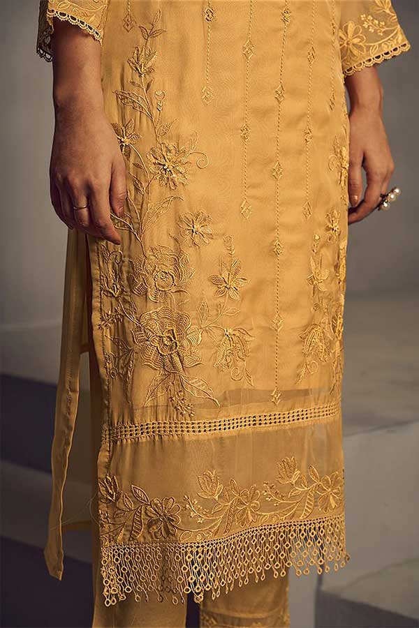 Thread Embroidered Elegance: Scalloped Dupatta for Your Stylish Outfit