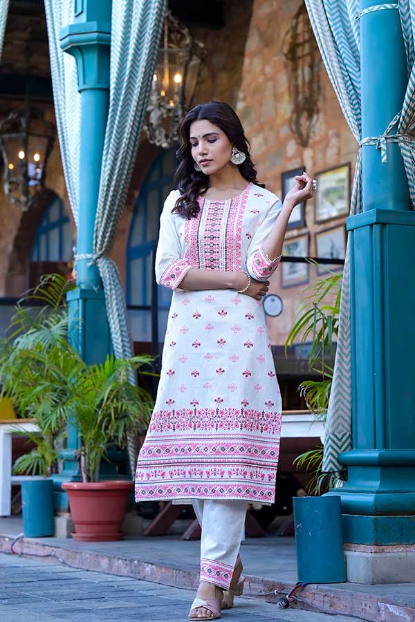 Effortlessly Stylish: Flex Cotton Kurta Set with Intricate Gota Work