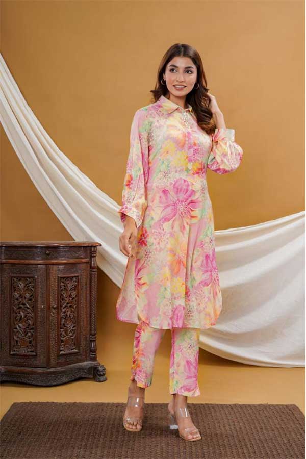 Effortless Chic: Apple-Shaped Kurta in Soft Muslin Fabric