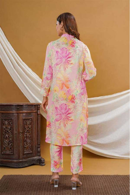 Effortless Chic: Apple-Shaped Kurta in Soft Muslin Fabric