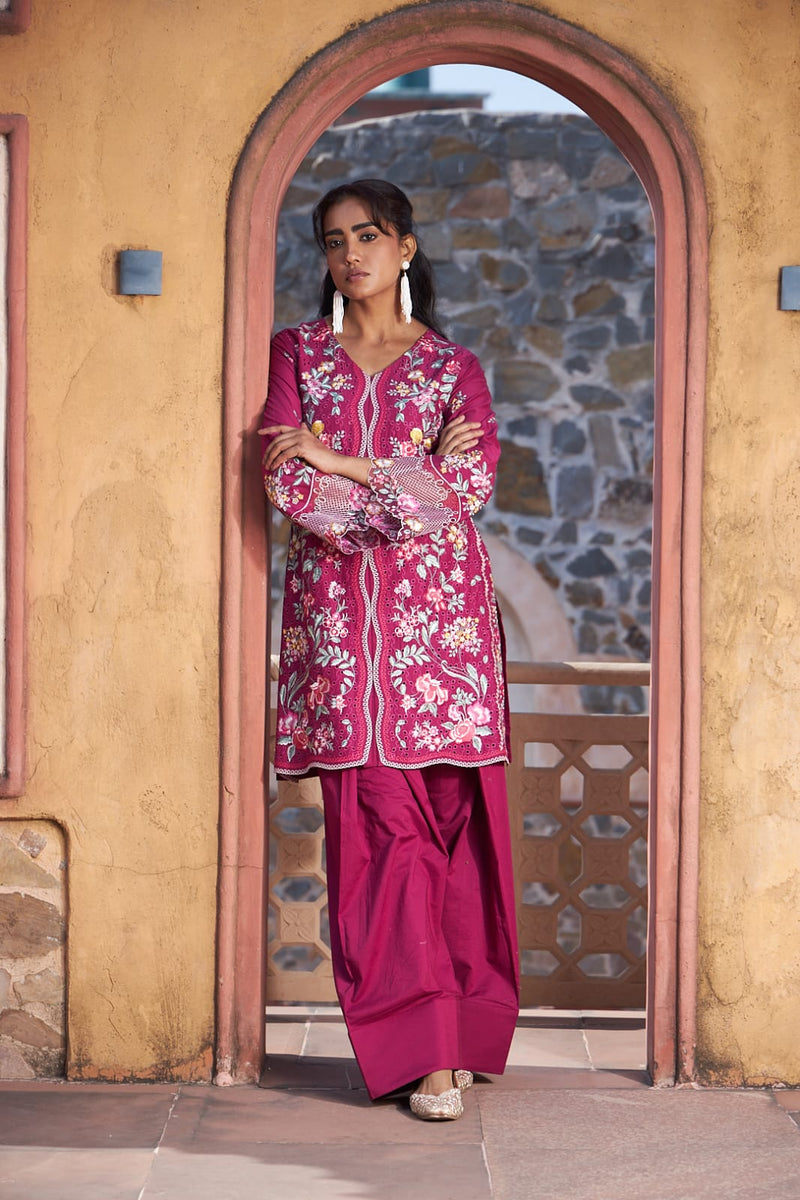 Elevate your ethnic style with this elegant Pakistani Embroidered Cotton Farshi Suit Set.