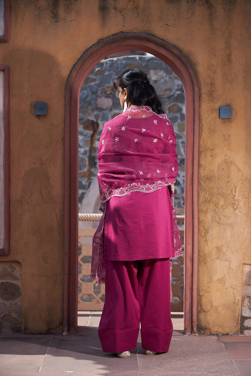 Elevate your ethnic style with this elegant Pakistani Embroidered Cotton Farshi Suit Set.
