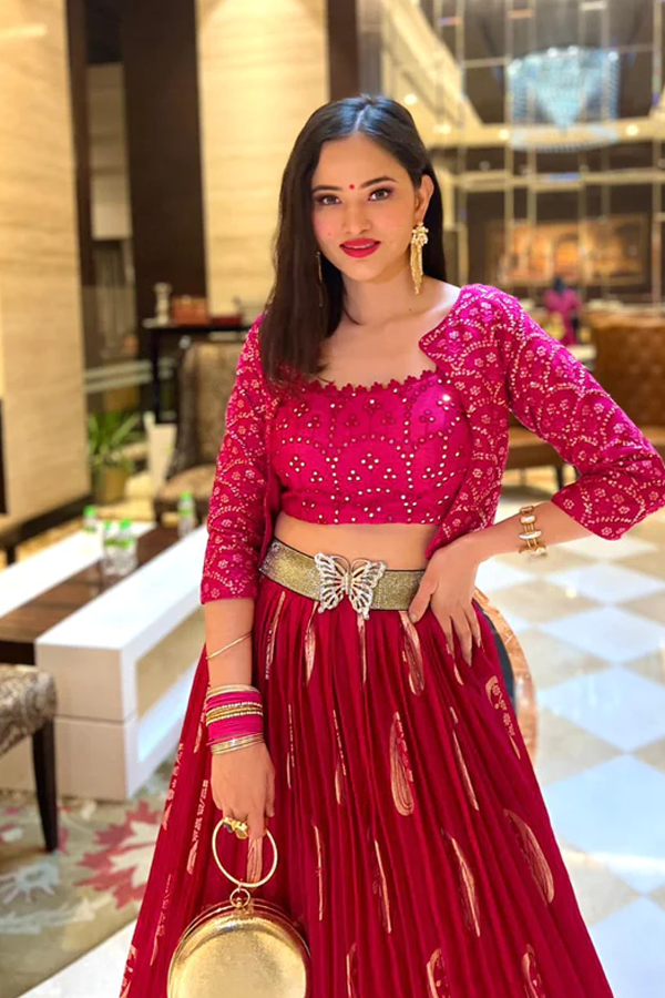 Banarasi Butta Lehenga Ensemble with Mirror Embroidered Blouse & Zari Shrug